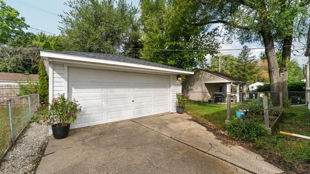 $224,900 | 415 North Stephenson Highway, Royal Oak, MI 48067