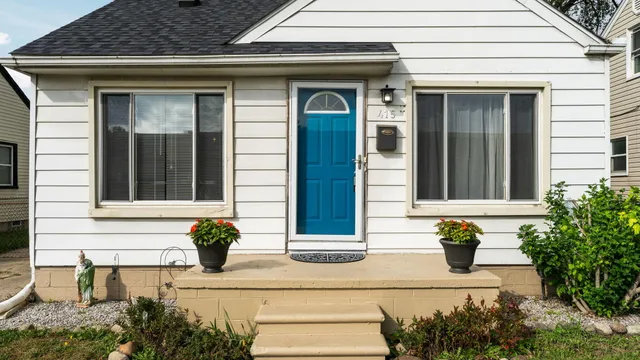 $229,000 | 415 North Stephenson Highway, Royal Oak, MI 48067