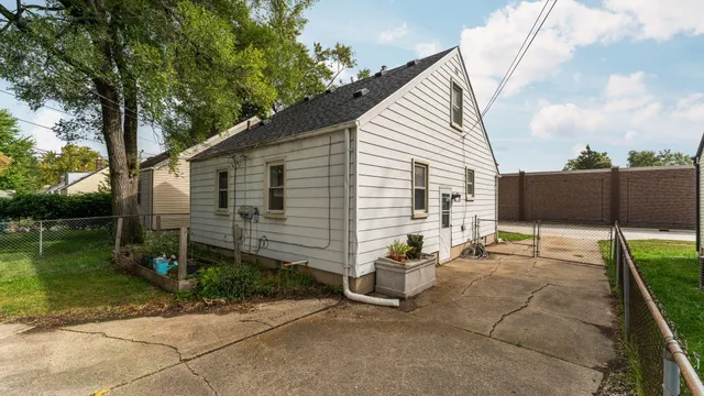 $229,000 | 415 North Stephenson Highway, Royal Oak, MI 48067