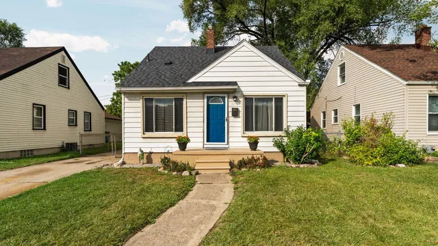 $224,900 | 415 North Stephenson Highway, Royal Oak, MI 48067