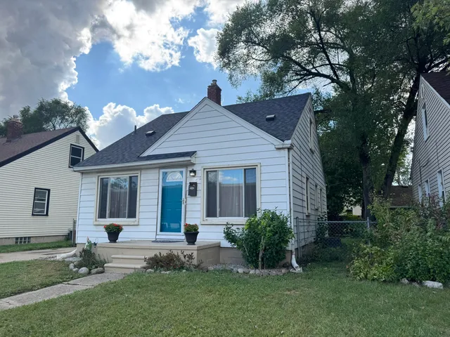 $229,000 | 415 North Stephenson Highway, Royal Oak, MI 48067