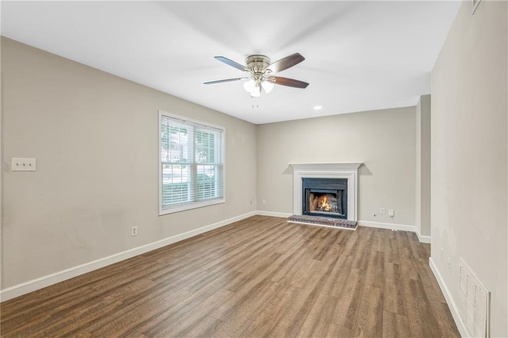 725 Anderson Walk Marietta, GA 30062 - Photo 8 of 28