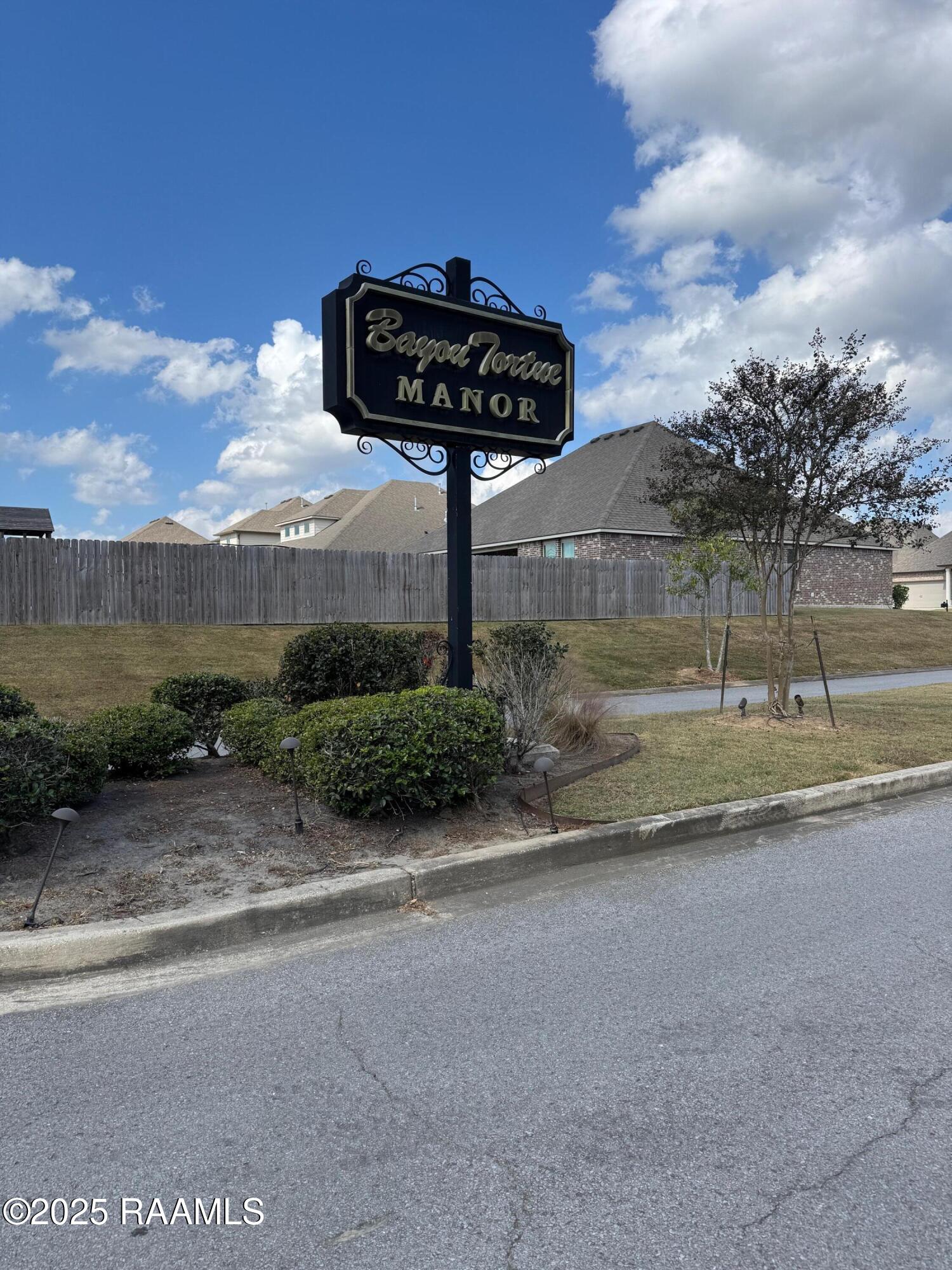 115 Snapping Lane Broussard, LA 70518 - Photo 2 of 4 IMG_9580