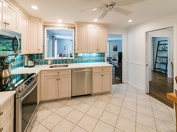 6 Avalon Road Needham, MA 02492 - Photo 3 of 19