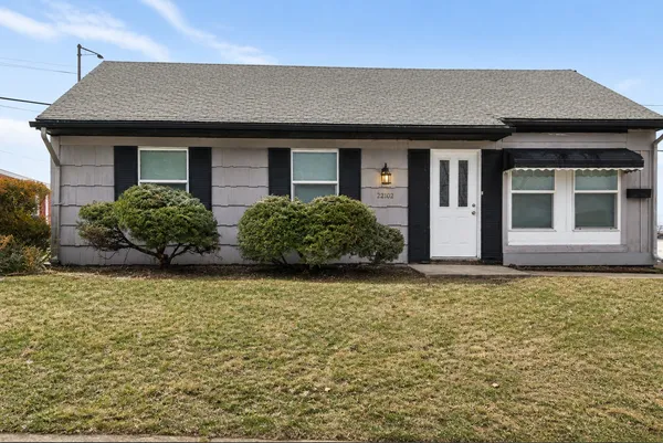$1,900 | 22102 Hawthorne Way, Richton Park, IL 60471