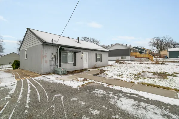 $1,900 | 22102 Hawthorne Way, Richton Park, IL 60471