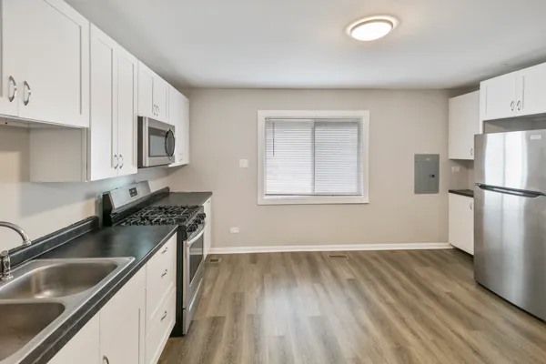 $1,900 | 22102 Hawthorne Way, Richton Park, IL 60471