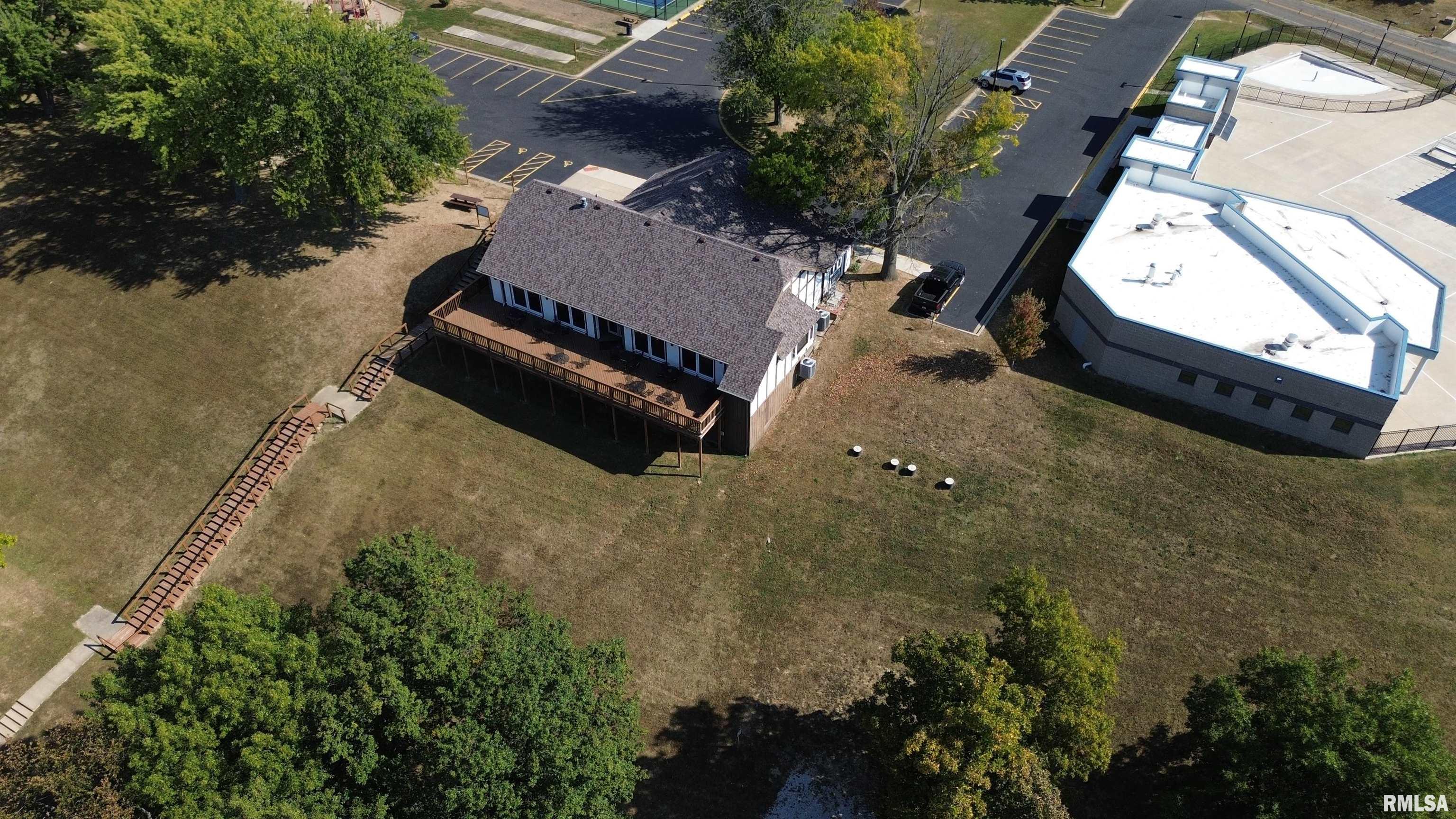 409 West Lake Camelot Drive Mapleton, IL 61547 - Photo 17 of 36