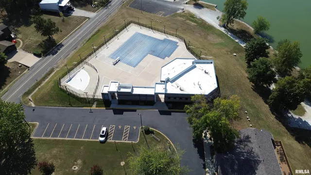 $6,900 | 409 West Lake Camelot Drive, Mapleton, IL 61547