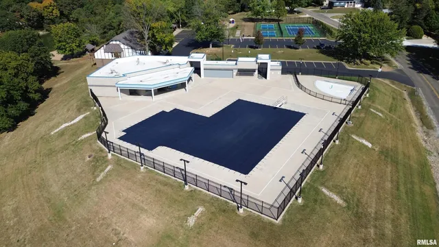 $6,900 | 409 West Lake Camelot Drive, Mapleton, IL 61547