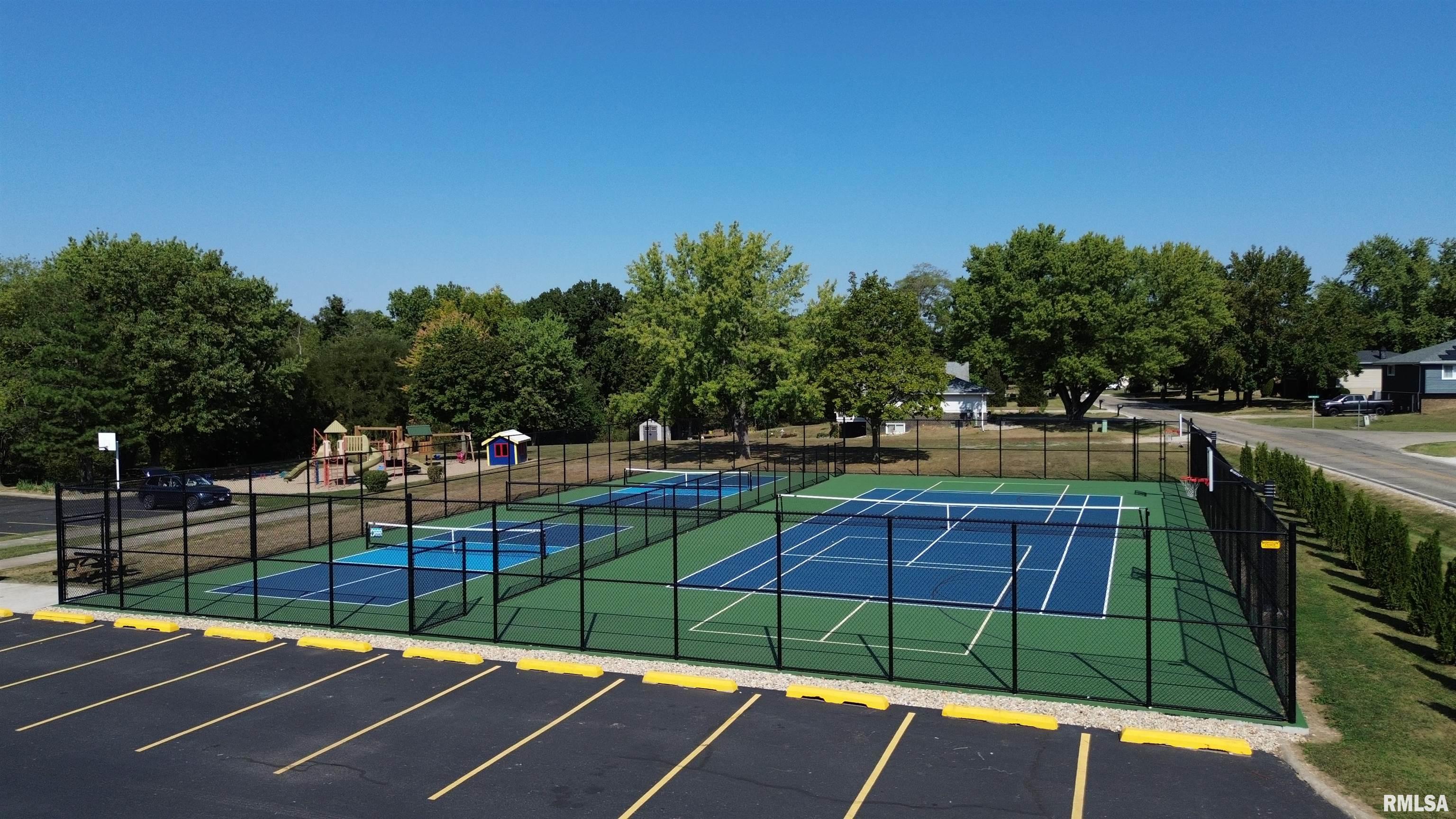 409 West Lake Camelot Drive Mapleton, IL 61547 - Photo 27 of 36