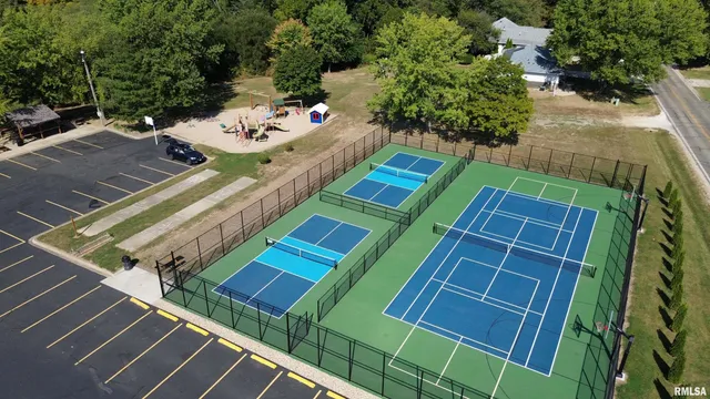 $6,900 | 409 West Lake Camelot Drive, Mapleton, IL 61547