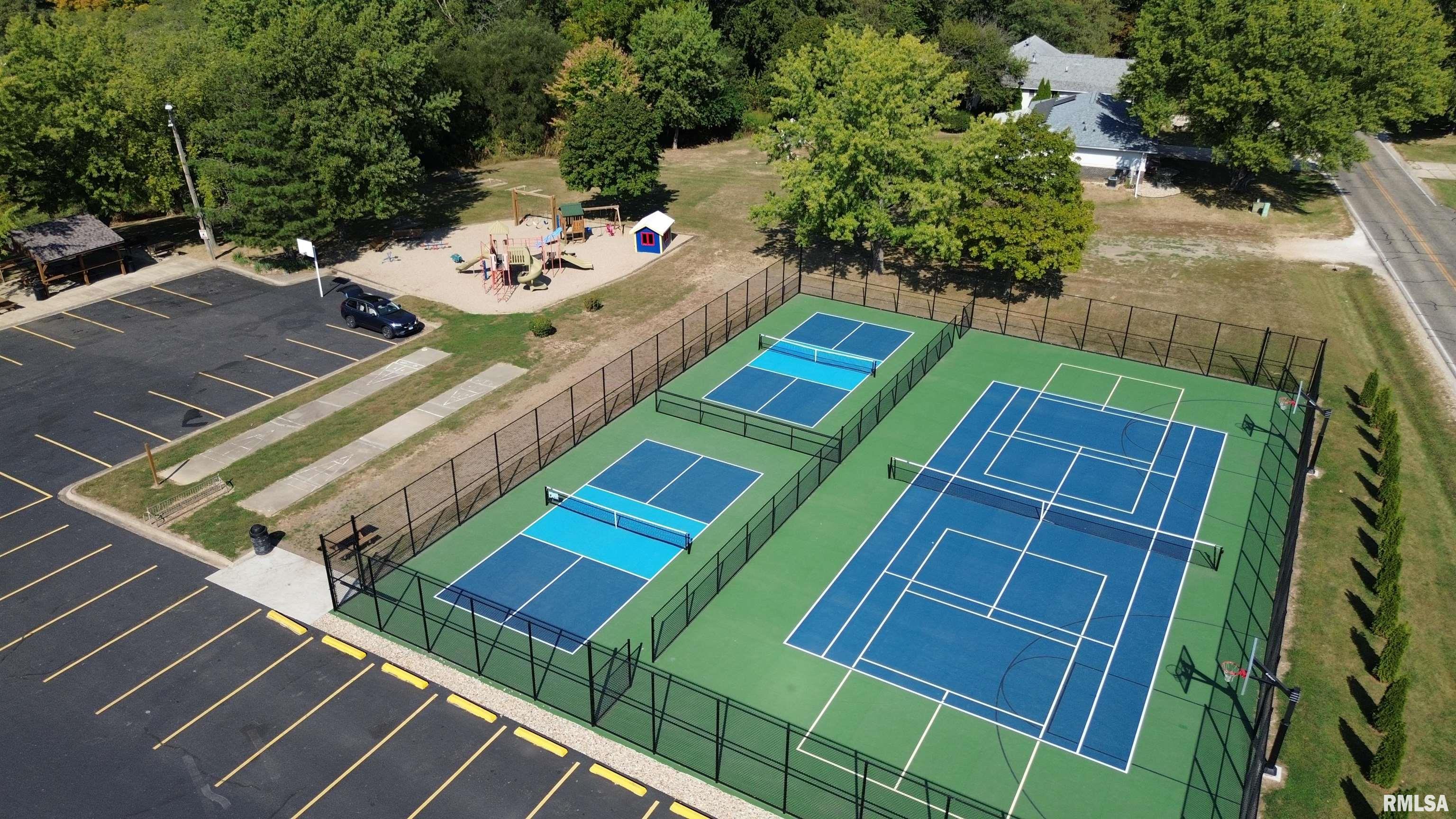 409 West Lake Camelot Drive Mapleton, IL 61547 - Photo 28 of 36