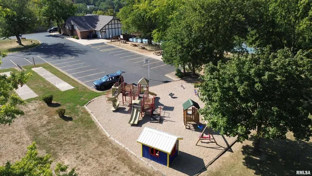 $6,900 | 409 West Lake Camelot Drive, Mapleton, IL 61547