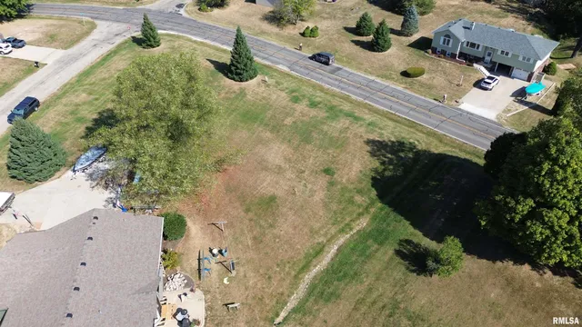 $6,900 | 409 West Lake Camelot Drive, Mapleton, IL 61547