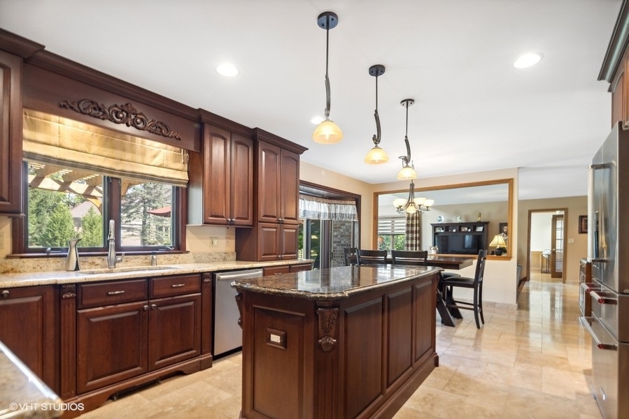 467 81st Street Burr Ridge, IL 60527 - Photo 19 of 45 a kitchen with lots of counter top space