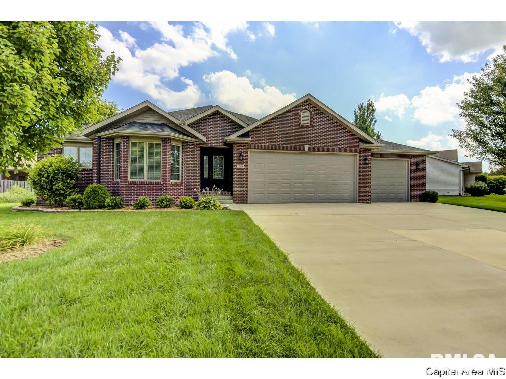 748 Shoshoni Drive Springfield, IL 62711 - Photo 1 of 36