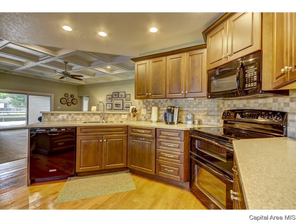748 Shoshoni Drive Springfield, IL 62711 - Photo 13 of 36