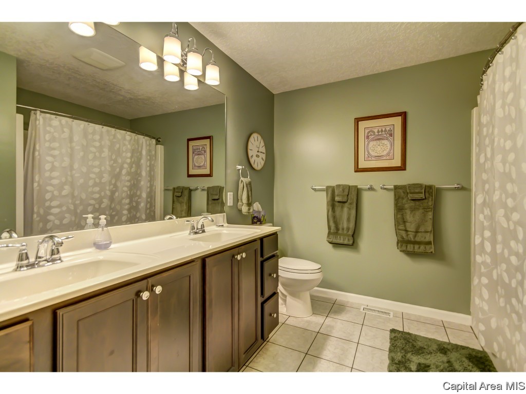 748 Shoshoni Drive Springfield, IL 62711 - Photo 22 of 36