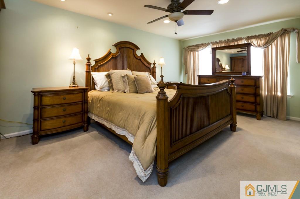 4 Sheraton Colts Neck Colts Neck, NJ 07722 - Photo 18 of 25 Gallery Image 18