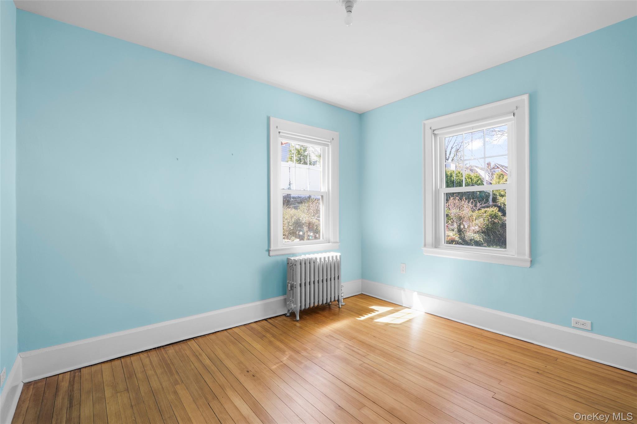 42 Crestview Street New Rochelle, NY 10801 - Photo 16 of 23 1st floor freshly painted bedroom