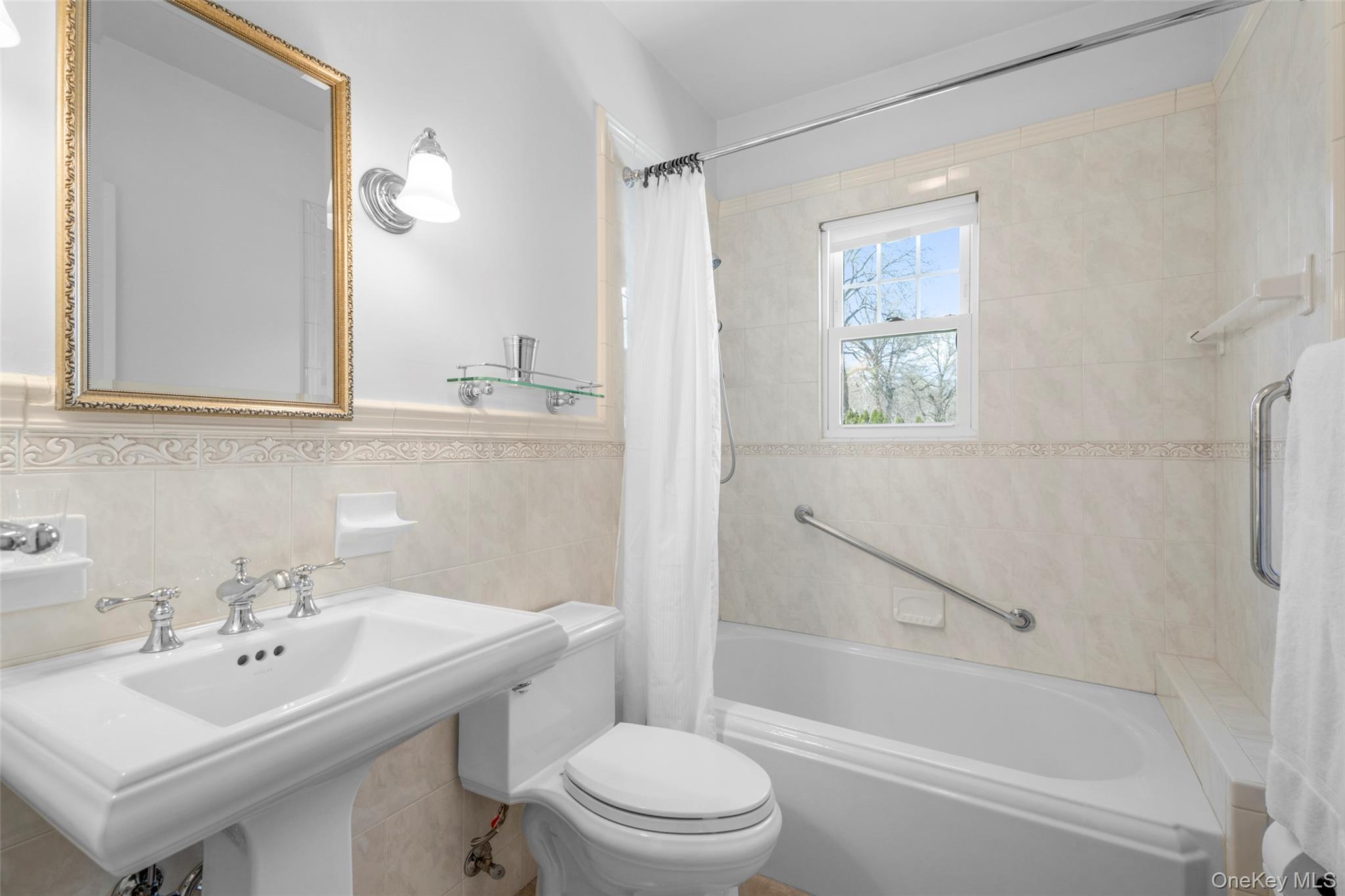 42 Crestview Street New Rochelle, NY 10801 - Photo 17 of 23 1st floor beautifully renovated bath