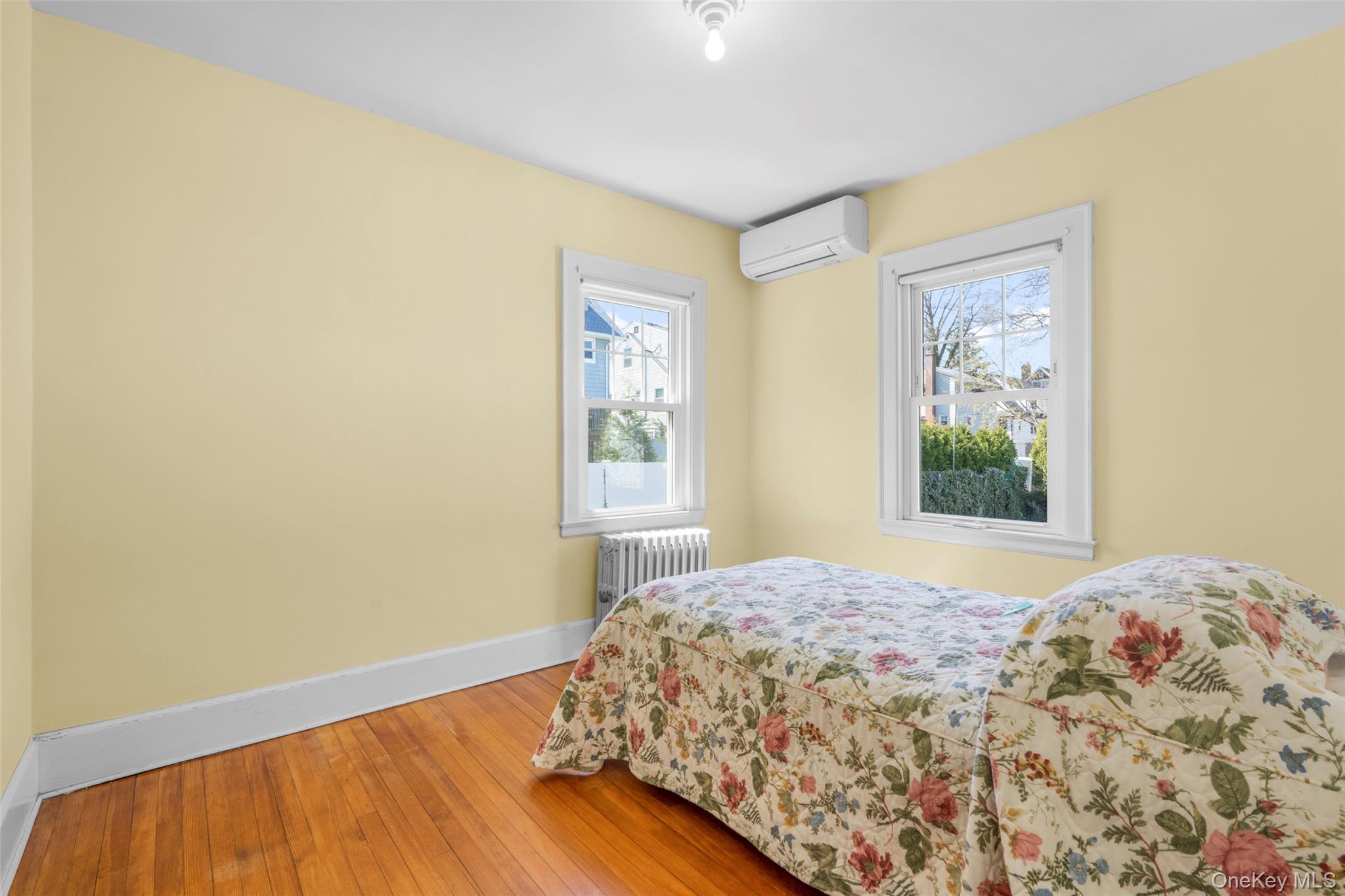 42 Crestview Street New Rochelle, NY 10801 - Photo 6 of 23 Freshly painted bedroom