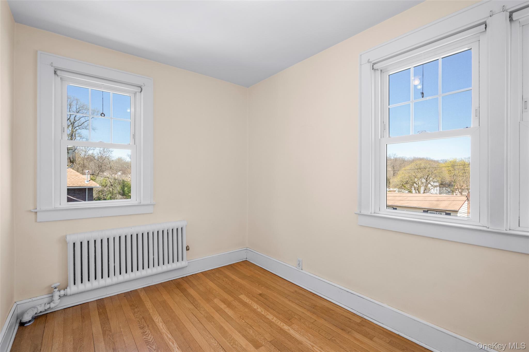 42 Crestview Street New Rochelle, NY 10801 - Photo 9 of 23 Office/guest room