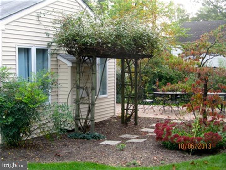 232 Wellington Road Wilmington, DE 19803 - Photo 22 of 25 Side Yard