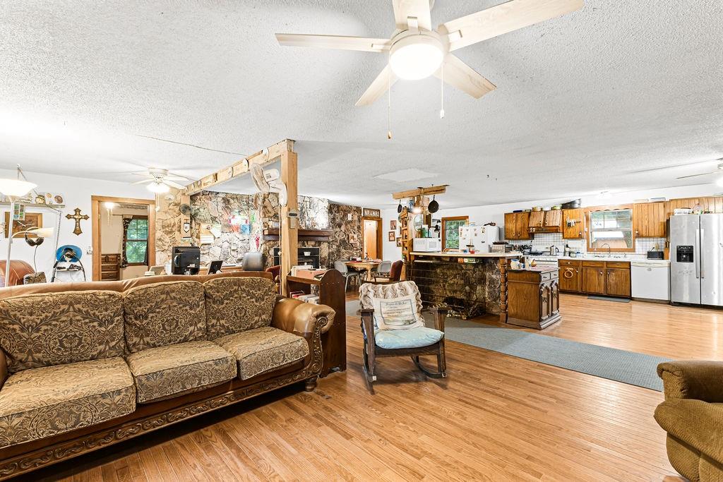 3252 Southwest Warnicks Road St. Joseph, MO 64504 - Photo 4 of 58