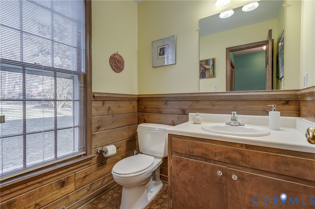 8623 Brown Summit Road North Chesterfield, VA 23235 - Photo 20 of 43 Half bath on first floor