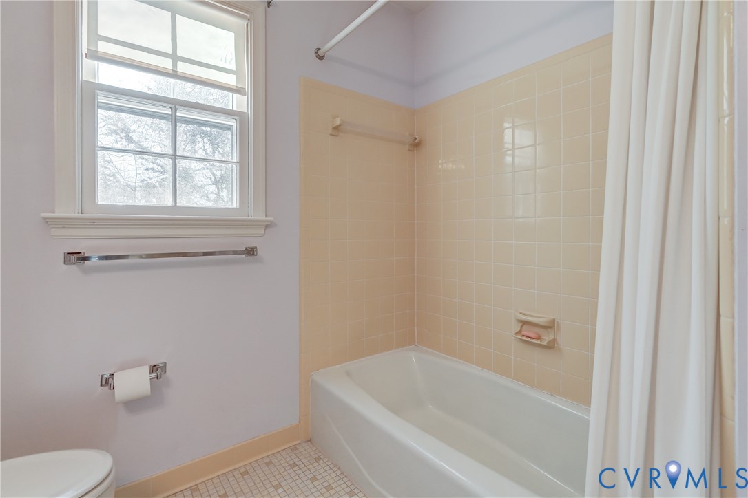 8623 Brown Summit Road North Chesterfield, VA 23235 - Photo 33 of 43 Hall bath on 2nd floor. Tile floor.