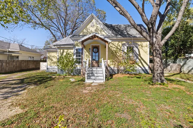 $274,900 | 1004 West 5th Street, Taylor, TX 76574