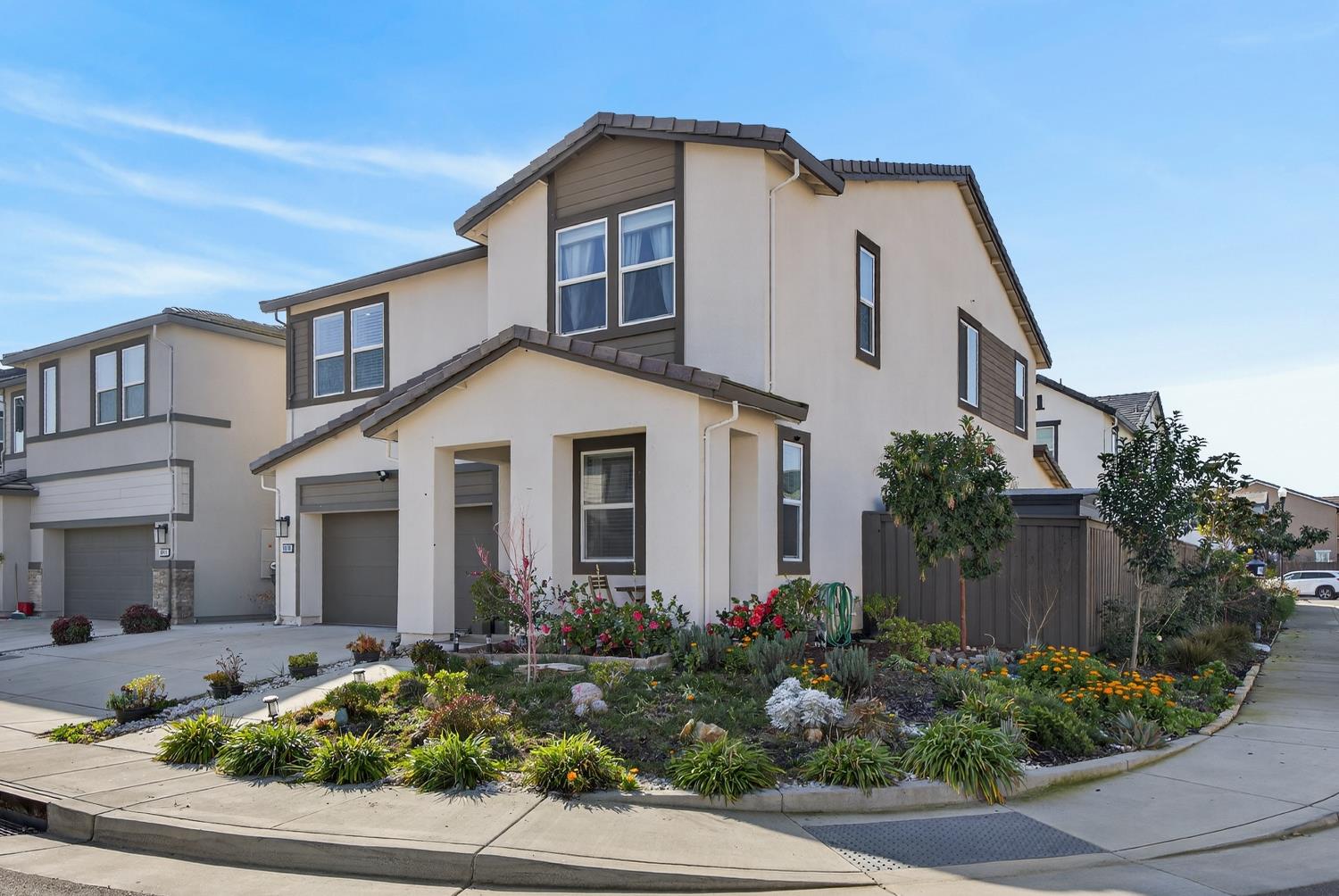 10070 Sea Turtle Street Elk Grove, CA 95757 - Photo 3 of 57