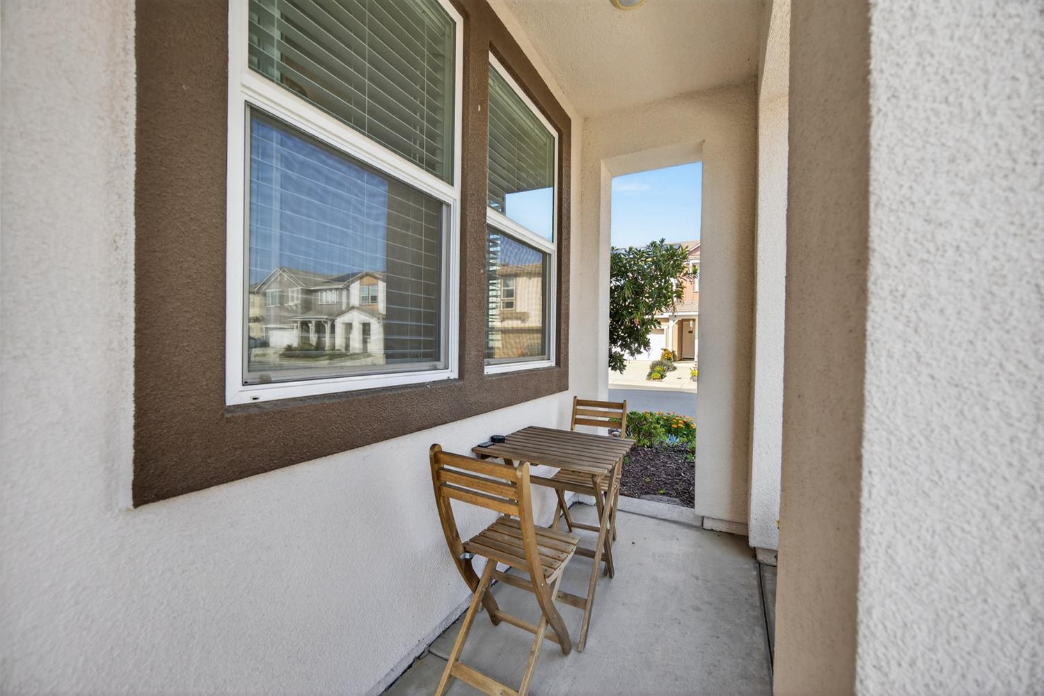10070 Sea Turtle Street Elk Grove, CA 95757 - Photo 5 of 57