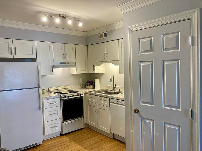 3527 Ivy Commons Drive, Unit 301 Raleigh, NC 27606 - Photo 2 of 10