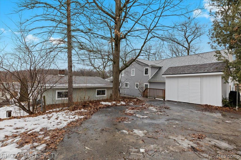 6739 Big Trail Road Holly, MI 48442 - Photo 3 of 41