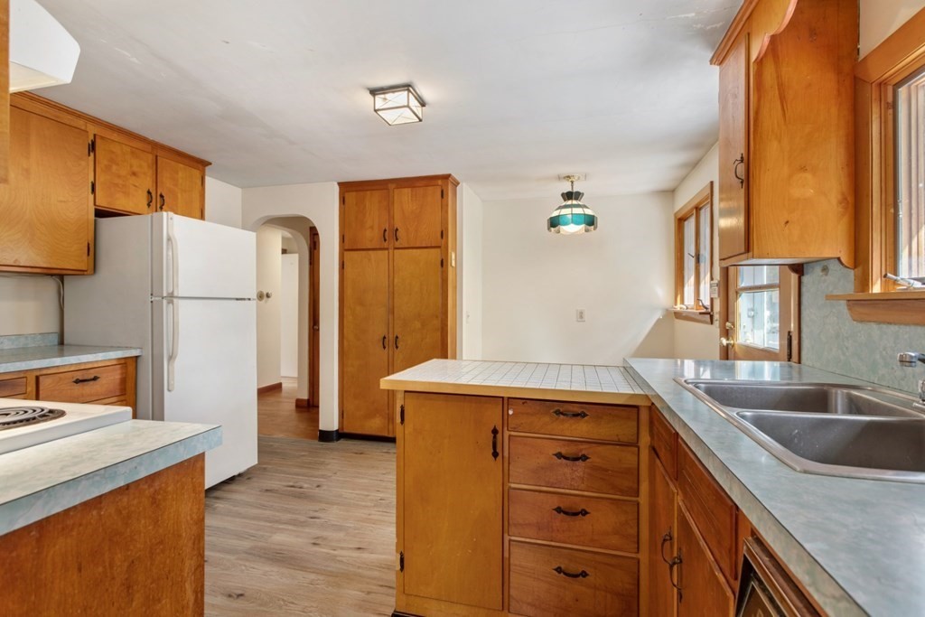 10 Witham Street Lynnfield, MA 01940 - Photo 14 of 36