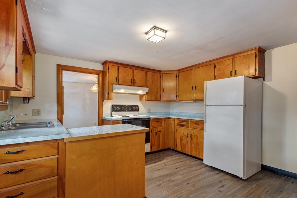 10 Witham Street Lynnfield, MA 01940 - Photo 18 of 36