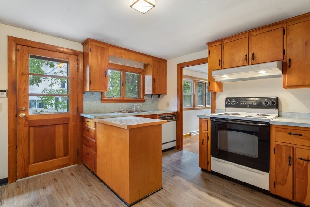 10 Witham Street Lynnfield, MA 01940 - Photo 19 of 36