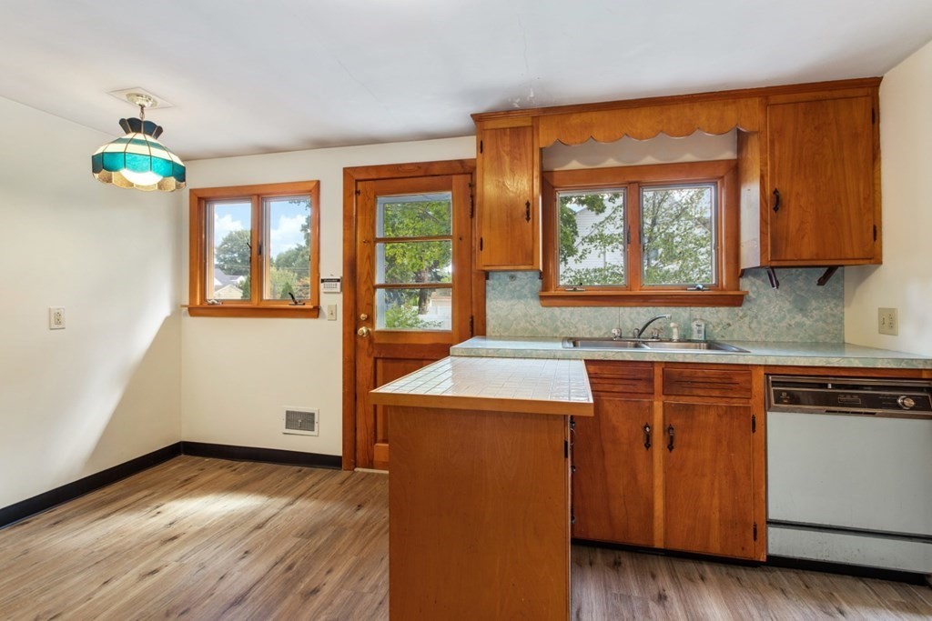 10 Witham Street Lynnfield, MA 01940 - Photo 20 of 36