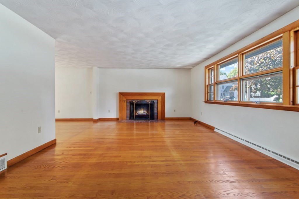 10 Witham Street Lynnfield, MA 01940 - Photo 6 of 36