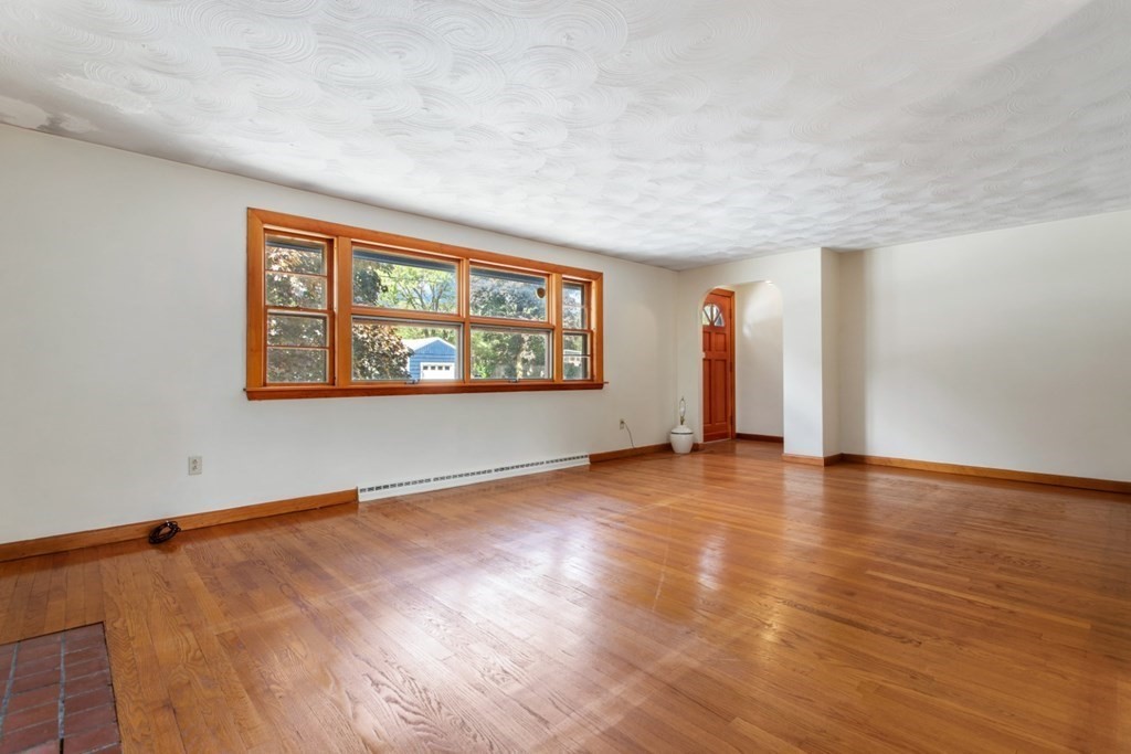 10 Witham Street Lynnfield, MA 01940 - Photo 7 of 36