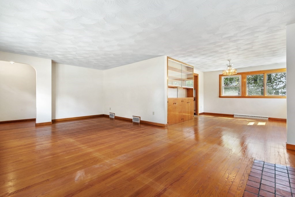 10 Witham Street Lynnfield, MA 01940 - Photo 8 of 36