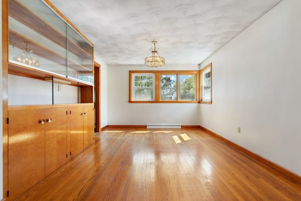 10 Witham Street Lynnfield, MA 01940 - Photo 9 of 36
