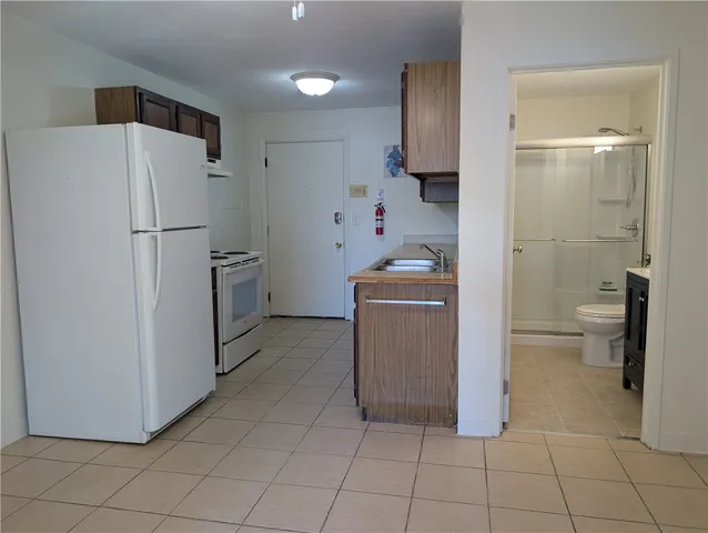 $1,150 | 420 Woodward Road, Unit 16, North Providence, RI 02904