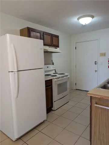 $1,150 | 420 Woodward Road, Unit 16, North Providence, RI 02904