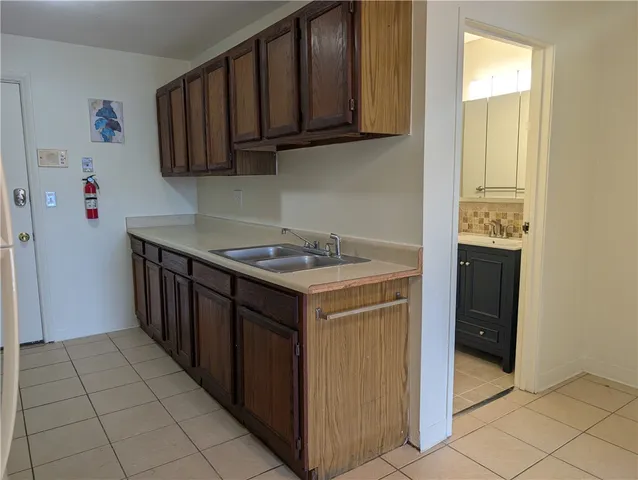 $1,150 | 420 Woodward Road, Unit 16, North Providence, RI 02904