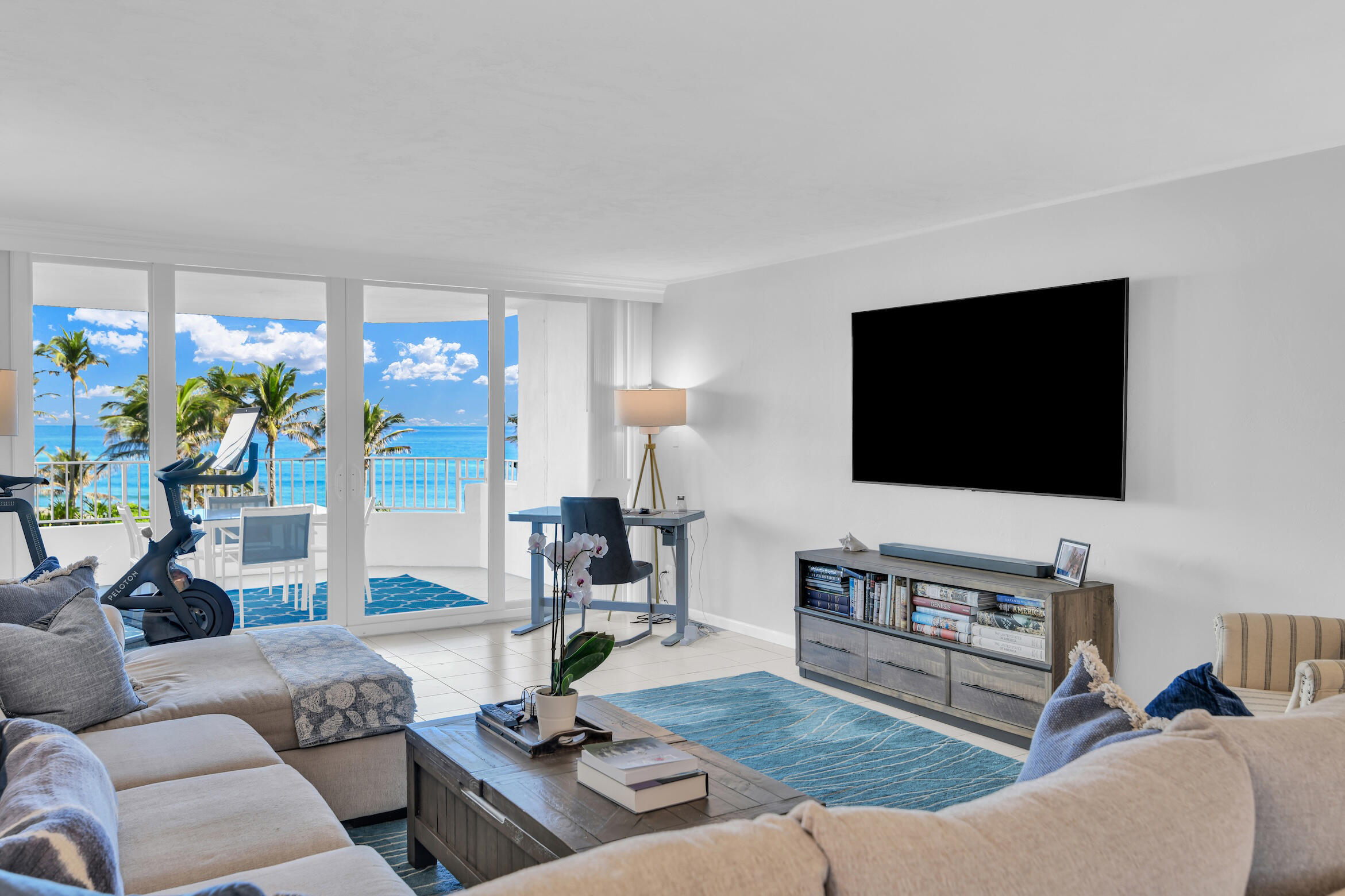 550 South Ocean Boulevard, Unit 407 Boca Raton, FL 33432 - Photo 3 of 47 Living Room