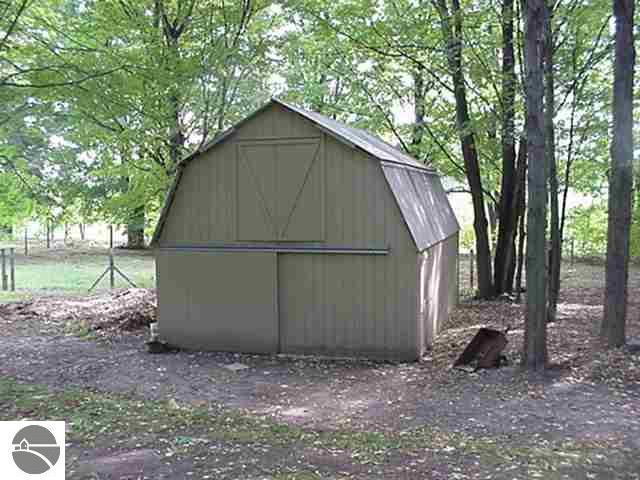 10673 East Fort Road Suttons Bay, MI 49682 - Photo 8 of 9 1654921-7.JPG